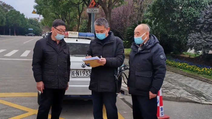 霍邱民警魏元明等三人办完案，正在返回安徽途中。图源：安徽省公安厅