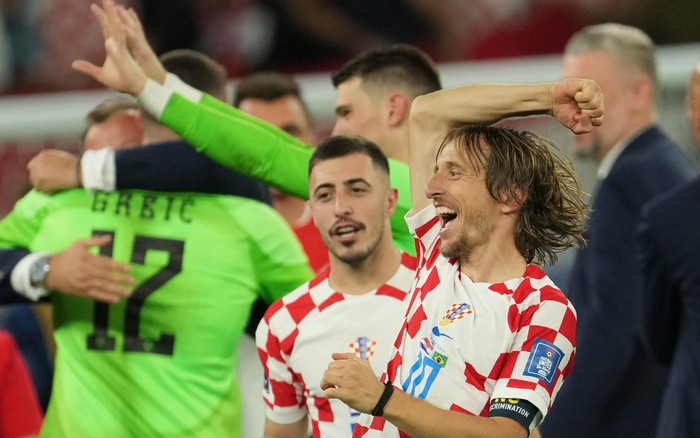 在“魔笛”引领下，克罗地亚狂想曲再度奏响。  图/新华社