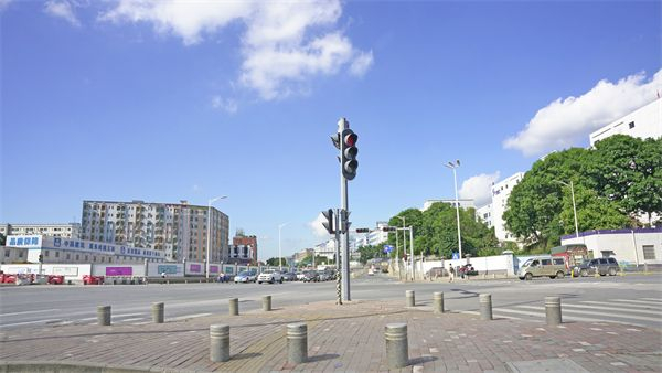 深圳白芒村外西北方向十字路口，原白芒关所在地。 记者乔凯摄