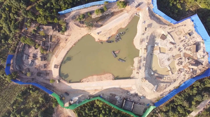 《天下长河》剧组前期置景的工地