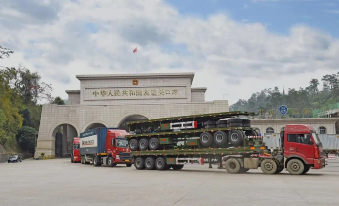 友谊关口岸车辆在有序通关。凭祥市融媒体中心 图