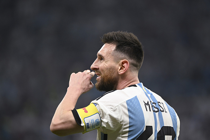 &nbsp;12月13日，梅西在比赛中。新华社记者李尕摄