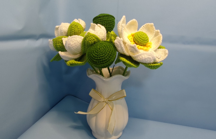 巧娘手工编织的毛线花束。受访者供图