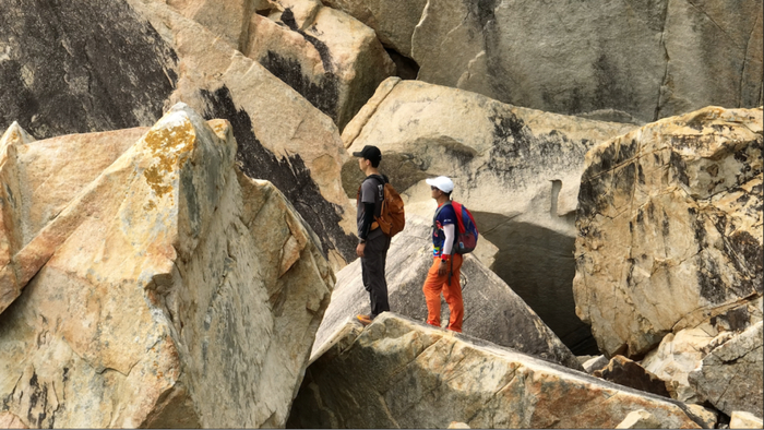 ▲一步一步，诗和远方都在脚下。尊重历史现状和自然地貌在保证自然友好的前提下激活山海资源让游客近距离接触纯天然的美景奇观