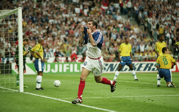 1998年世界杯决赛，齐达内上演梅开二度。  资料图/视觉中国