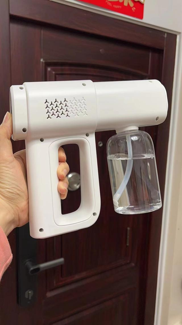 唐女士家的“消毒枪”/受访者供图