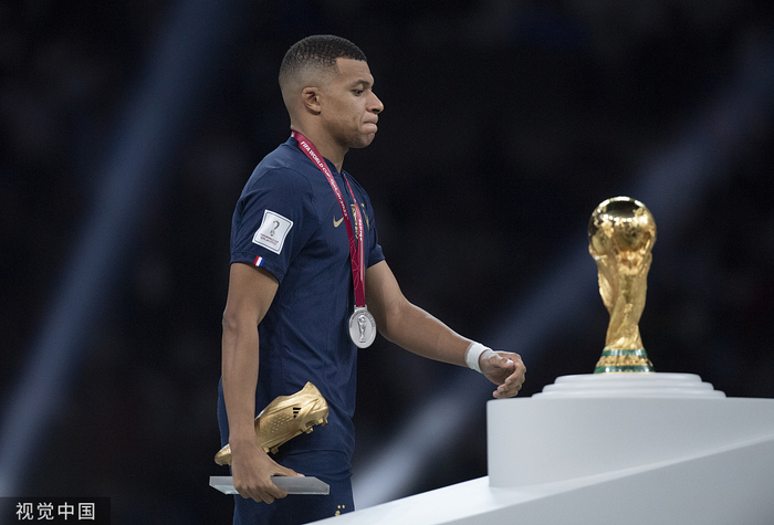 姆巴佩无缘第二次捧起金杯。