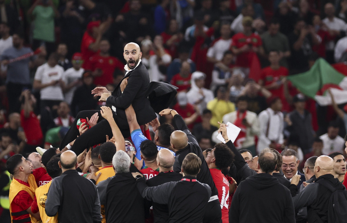 淘汰葡萄牙后挺进4强，雷格拉古伊率队创造历史。 &nbsp;图/新华社