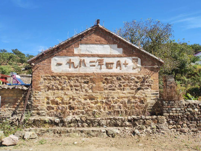 唐山市迁西县擦崖子村还保留着老建筑。受访者供图