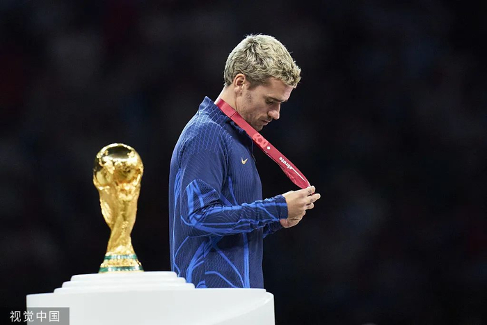 格里兹曼和法国队错失卫冕大力神杯的机会。