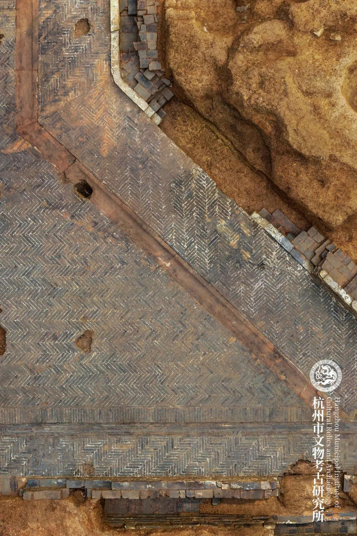 A地段第一期砖砌天井及石质排水沟局部