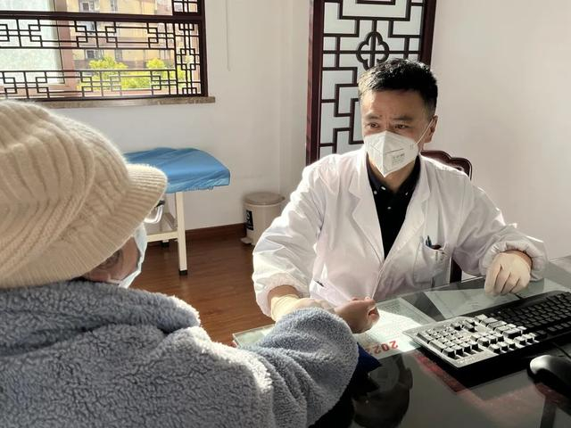 开设“中医防疫特色门诊”，静安区闸北中心医院对症治疗各类人群