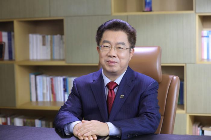 中原银行党委书记、董事长徐诺金