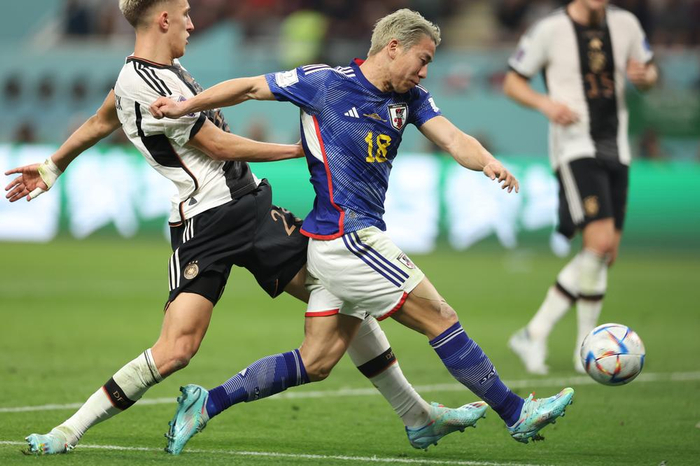 日本队球员浅野拓磨在与德国队的比赛中替补登场打入一球