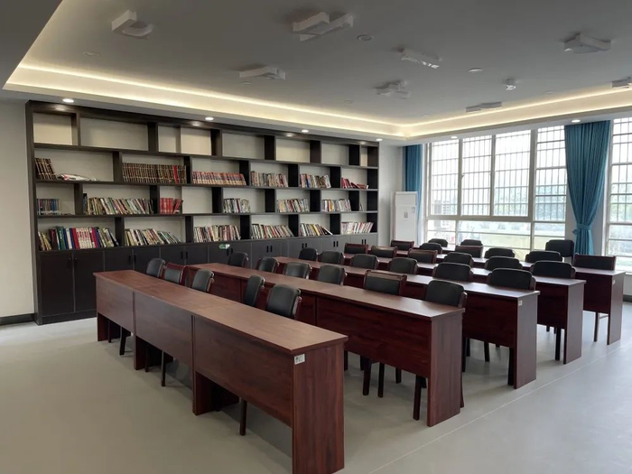 滨文苑图书室