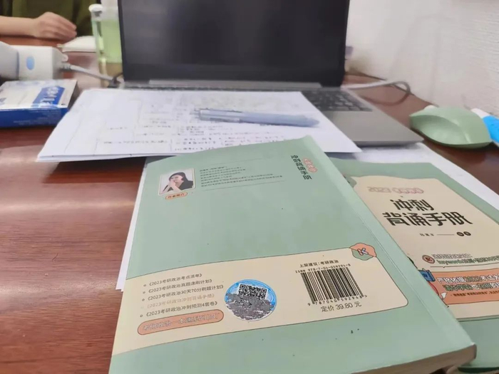 ▲转阴后，张裕回到图书馆继续备考。受访者供图