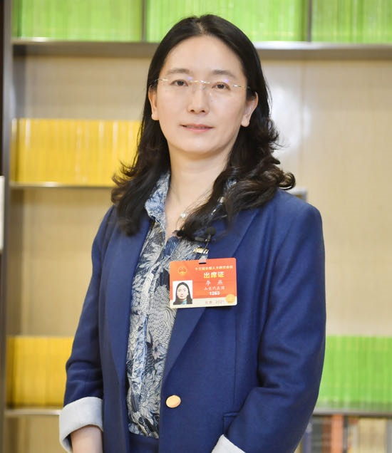 全国人大代表、齐鲁制药集团总裁　李燕