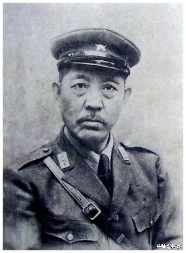 为什么抗战中伪军的服饰五花八门?1938年12月29日汪精卫投日