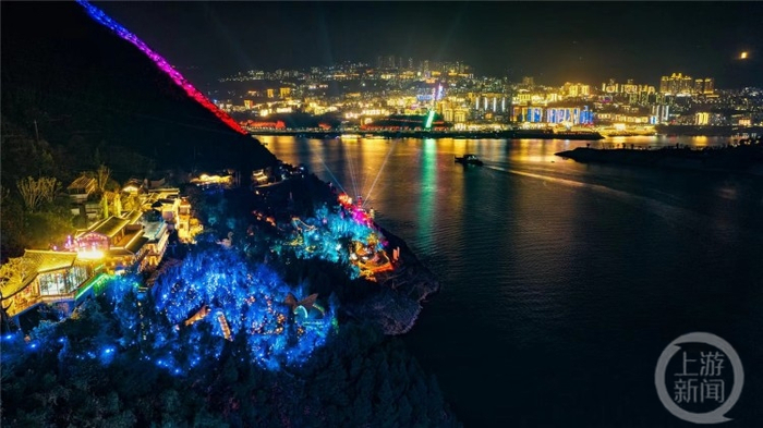 ▲三峡里·竹枝村和巫山县城隔江相望