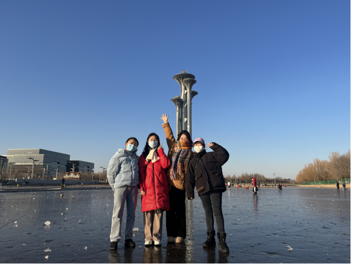 左起分别为王双、董静、于利利和郭亚丽。 澎湃新闻记者 刘璐 图