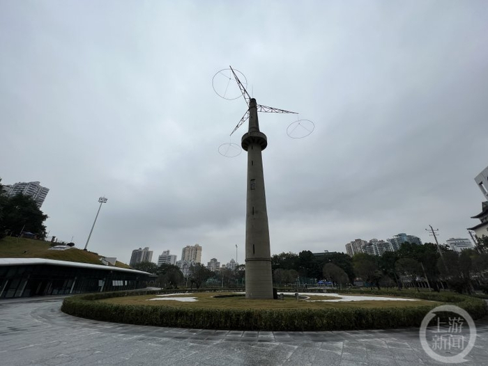 △跳伞塔的新旧对比