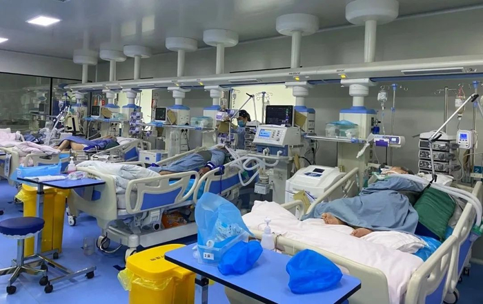 &nbsp; 脑梗、心梗等重病人，已经把这家医院的ICU占满了&nbsp; 摄/凌馨