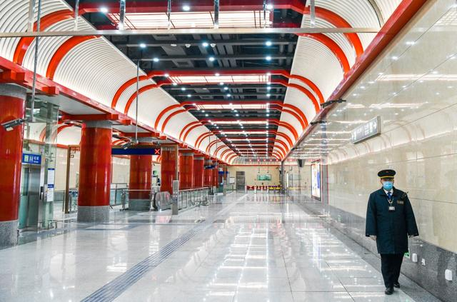 万泉河桥站 北晚新视觉供图