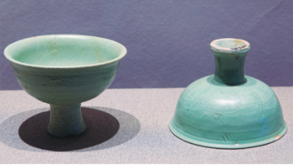 来自圣杯屿元代沉船的高足杯，在漳州市博物馆展出。