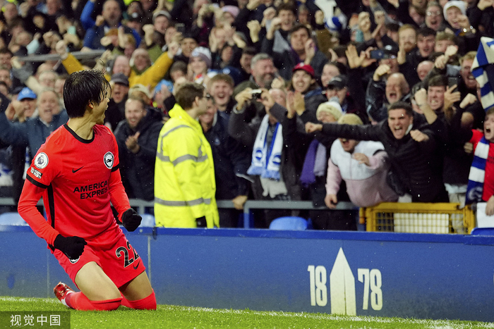 三笘薫已经征服了布莱顿球迷。