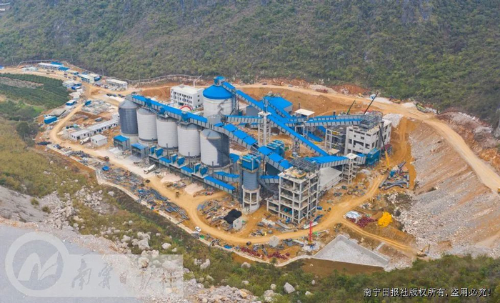 南宁市西乡塘区马脚山矿区建筑石料用灰岩矿开采及加工项目当天竣工。覃永杰摄