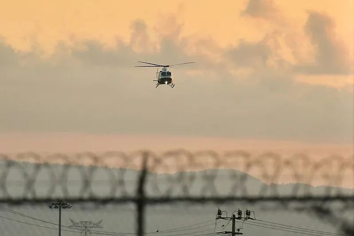 当地时间2023年1月5日，墨西哥安全部队使用军用直升机转运奥维迪奥。图/视觉中国