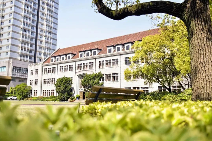 中西女中和圣玛利亚女中合并后的上海市第三女子中学