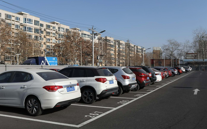 曙光街道建成的平面停车场已正式对外开放。新京报记者 浦峰 摄