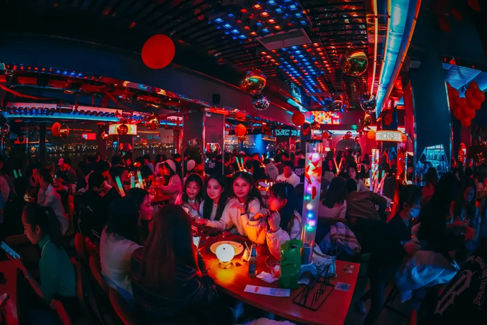 跨年夜，方寸酒吧的人气回旺。受访者供图