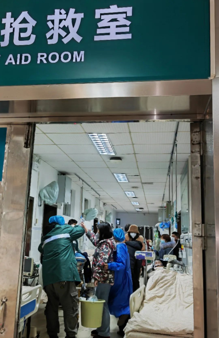 湘雅三医院的抢救室。