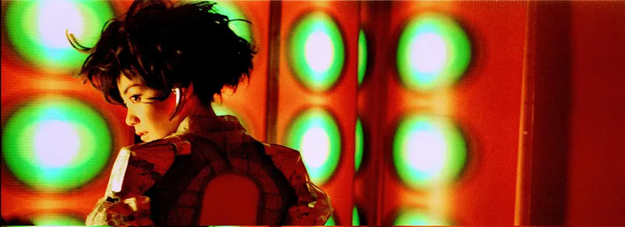 走在时尚尖端的女人。/《2046》