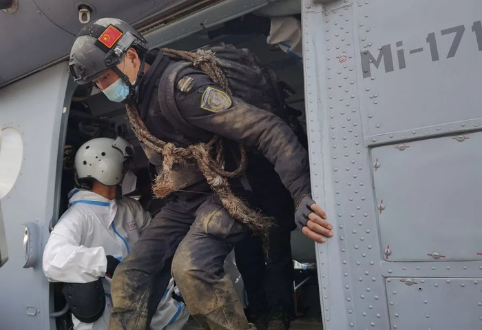 “9·5泸定地震”抢险救援现场