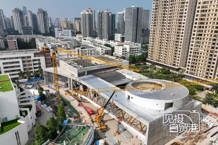 低空俯瞰建设中的海口演艺新空间（二期）项目。武威 摄