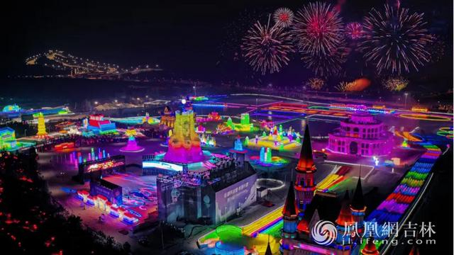 长春冰雪新天地流光溢彩。长春市文广旅局 供图