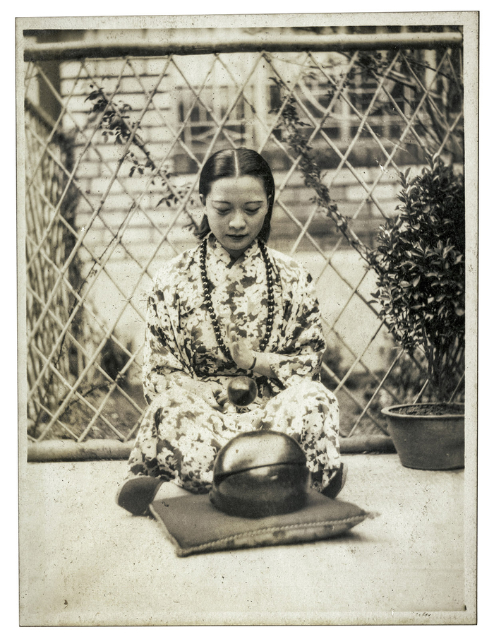 郑十云女士（陈定山夫人）。摄于1937年