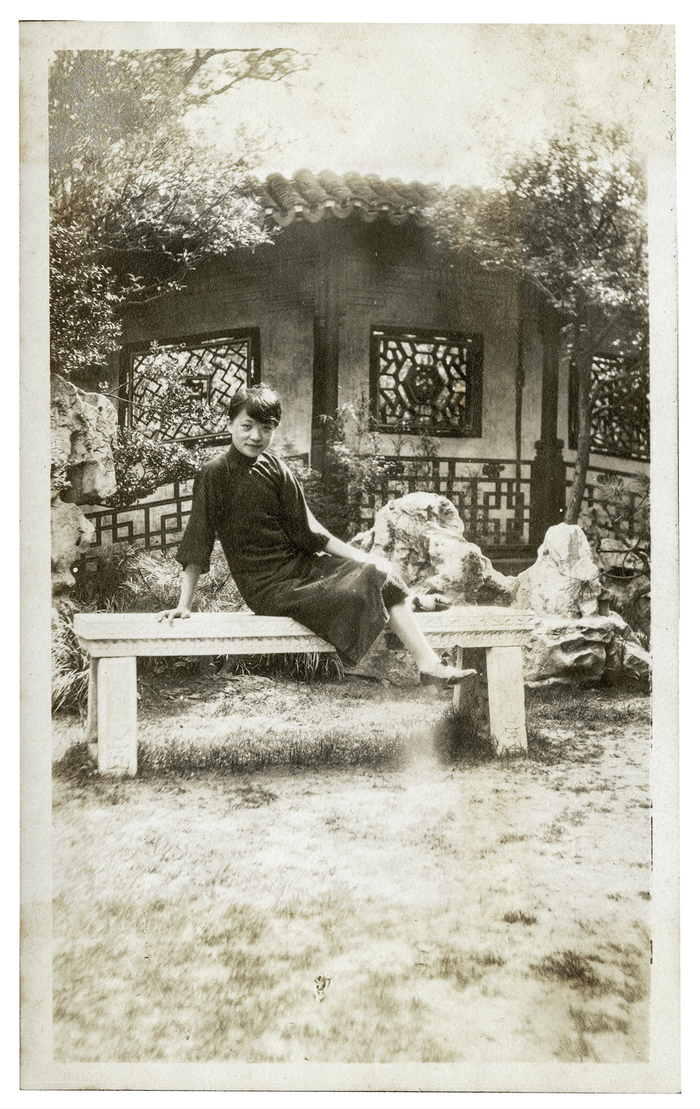 陆蕴玉女士（严独鹤夫人）。摄于1928年