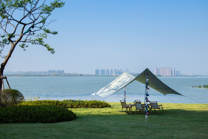 △印湖云著  生活美学馆与湖景实景图