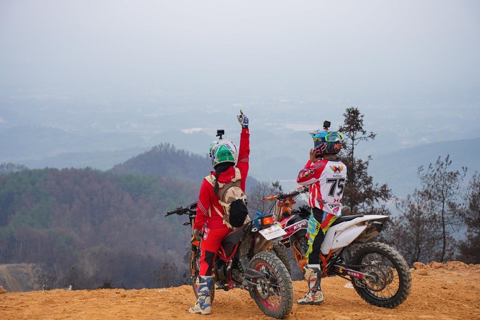 2022年12月，吴朴慧和陈成再次回到缙云山。新京报记者 贺俊怡 摄