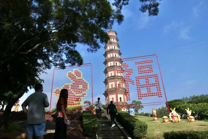 莲花山年味氛围浓厚。信息时报记者 徐敏摄