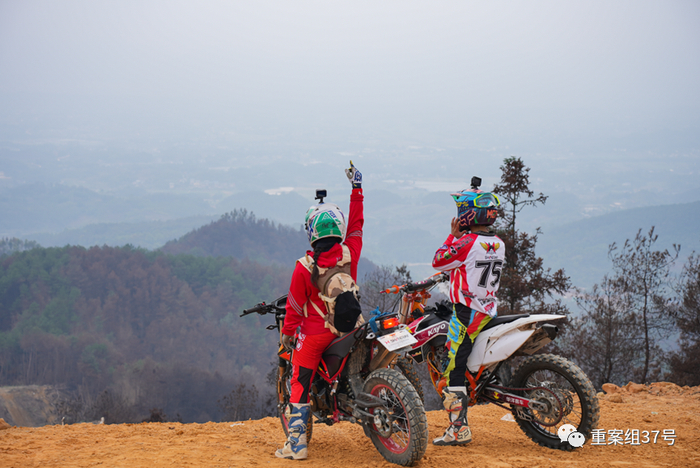 2022年12月，吴朴慧和陈成再次回到缙云山。新京报记者贺俊怡 摄