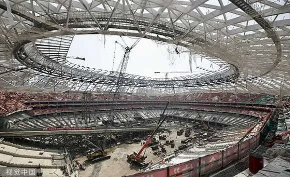 2022年4月8日，北京工人体育场改造复建项目钢结构完成