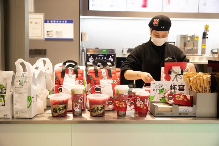 ▲当季新品，古茗车厘子系列全家福。（图片来源：古茗）