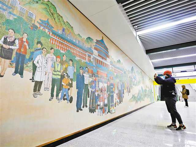 1月16日，轨道10号线二期大礼堂站，极具传统文化特色的装修。