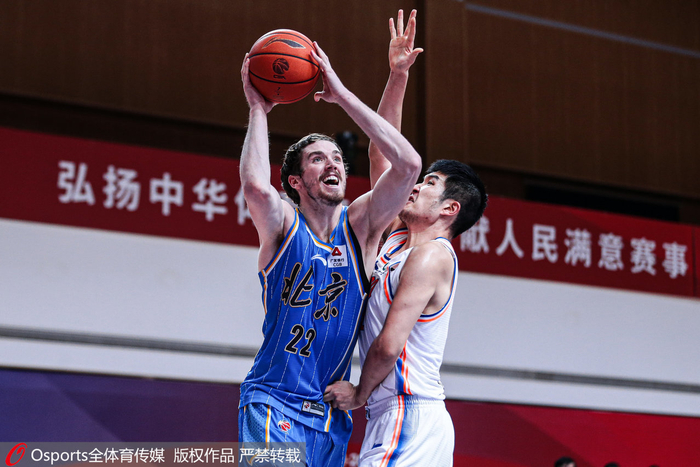 内线外援TJ·利夫因伤缺席。