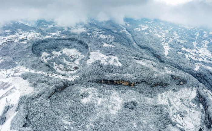 ▲武隆·天坑寨子 浪漫雪景